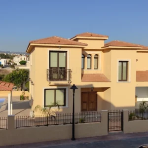 4 Bedroom House for Sale in Chlorakas, Paphos District