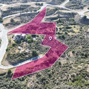 10,368m² Plot for Sale in Kato Pyrgos, Nicosia District