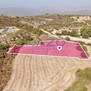 4,348m² Plot for Sale in Vavla, Larnaca District