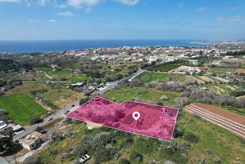 2,206m² Plot for Sale in Empa, Paphos District