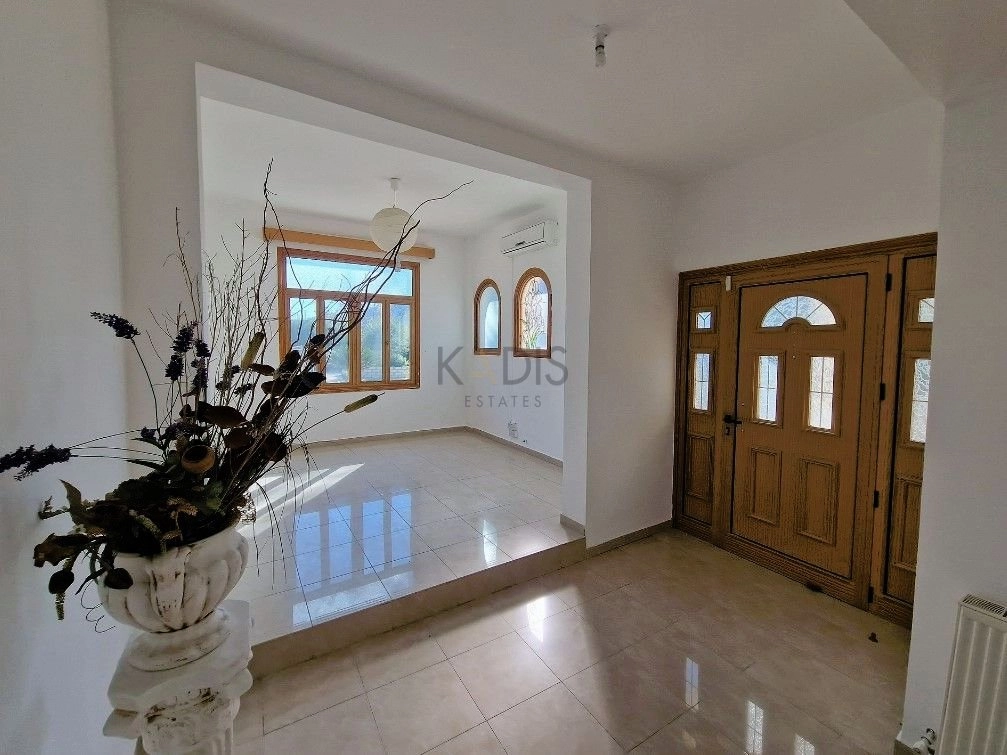 3 Bedroom House for Sale in Lythrodontas, Nicosia District