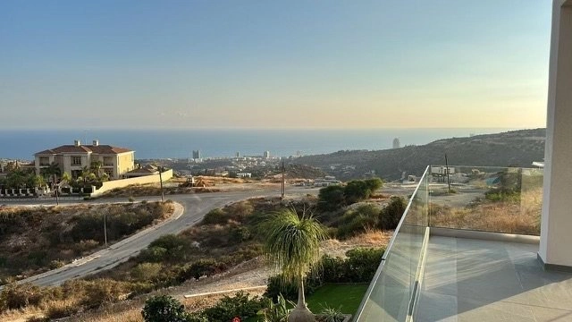 4 Bedroom House for Sale in Agios Tychonas, Limassol District