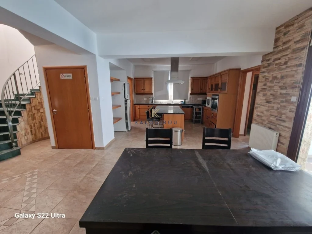 6+ Bedroom House for Sale in Aradippou, Larnaca District