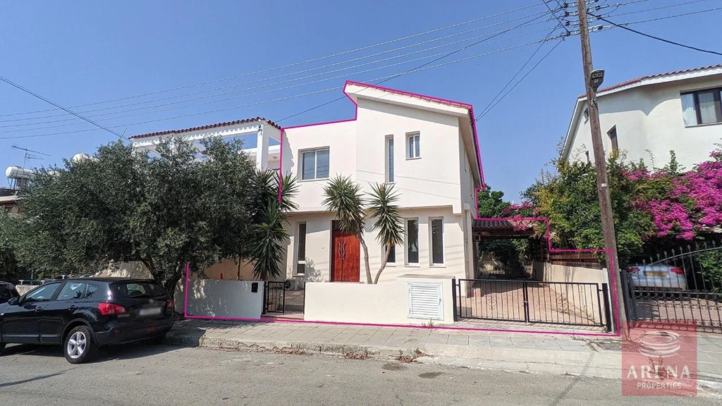 4 Bedroom House for Sale in Oroklini, Larnaca District