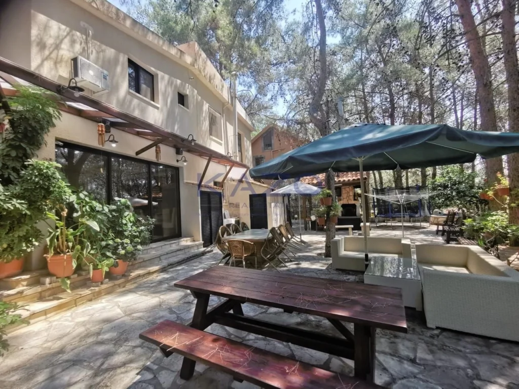 4 Bedroom House for Sale in Moniatis, Limassol District