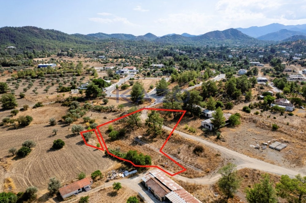 2,375m² Plot for Sale in Lythrodontas, Nicosia District