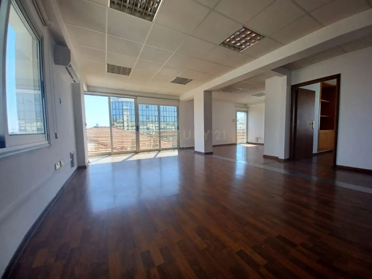 120m² Office for Rent in Limassol District