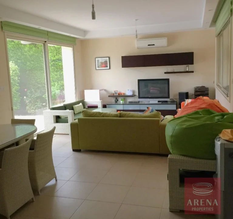 3 Bedroom House for Sale in Pervolia Larnacas