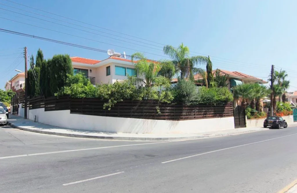 6+ Bedroom House for Sale in Limassol District