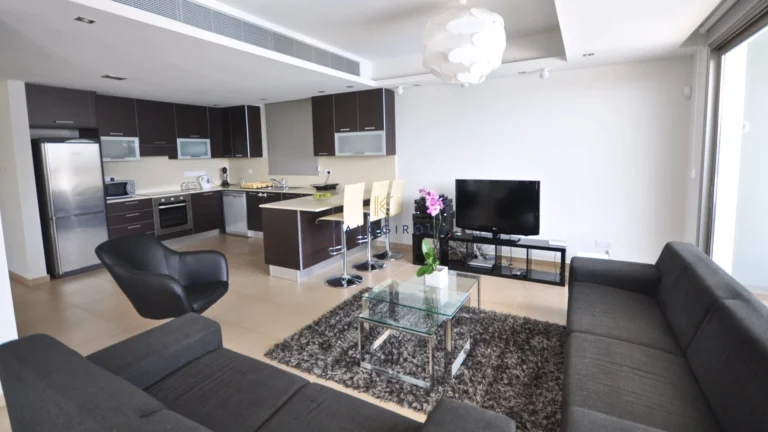 3 Bedroom Apartment for Sale in Pervolia Larnacas