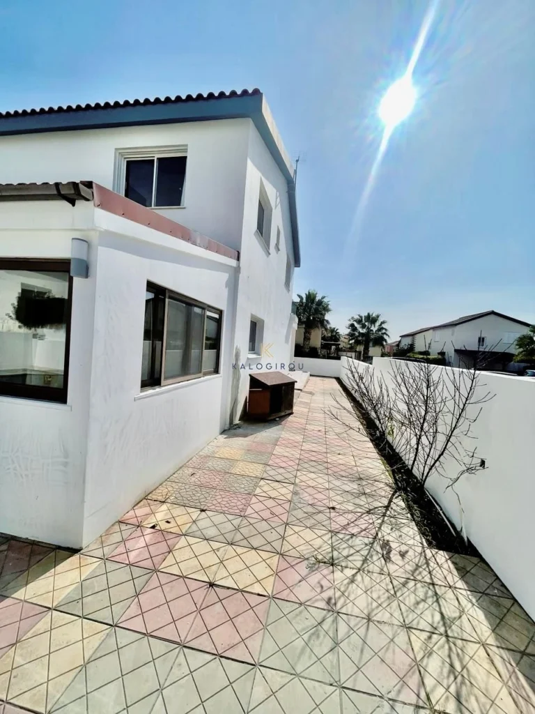 3 Bedroom House for Sale in Pervolia Larnacas