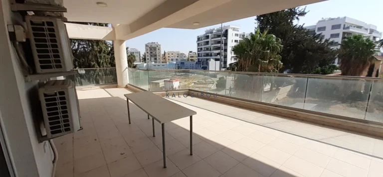 162m² Office for Rent in Faneromeni, Larnaca District