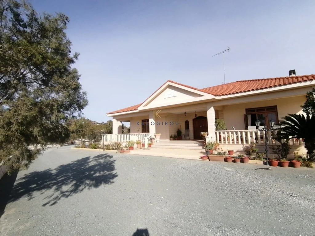 3 Bedroom House for Sale in Skarinou, Larnaca District