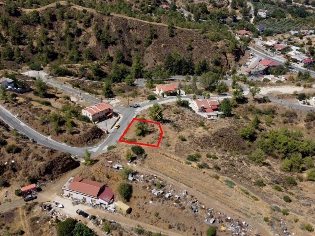 548m² Plot for Sale in Evrychou, Nicosia District