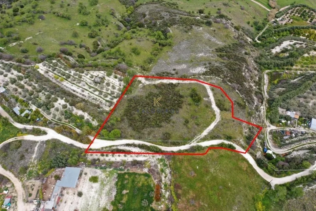 8,315m² Plot for Sale in Episkopi Pafou, Paphos District