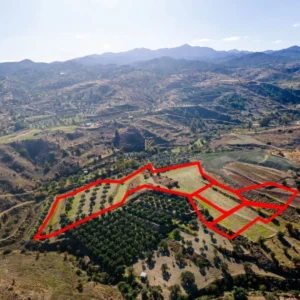 17,692m² Plot for Sale in Pera, Nicosia District