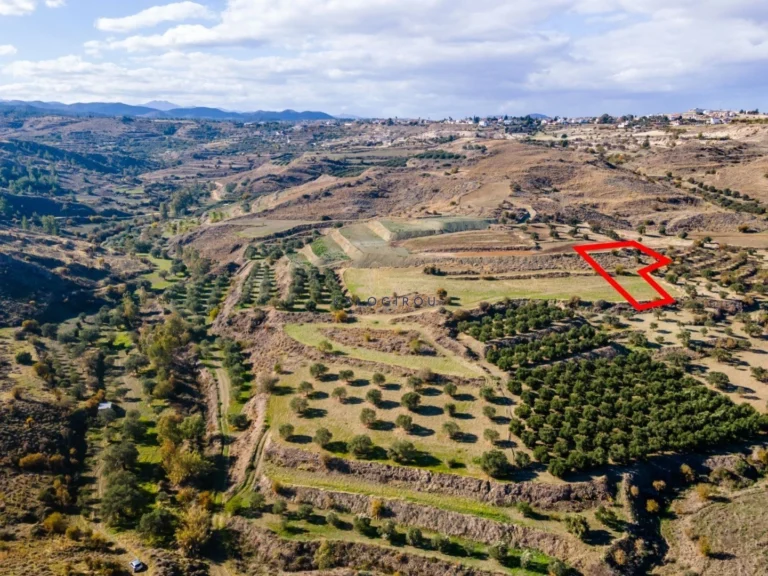 17,692m² Plot for Sale in Pera, Nicosia District