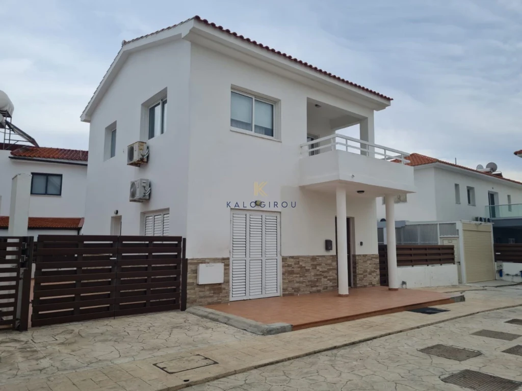 3 Bedroom House for Sale in Pervolia Larnacas