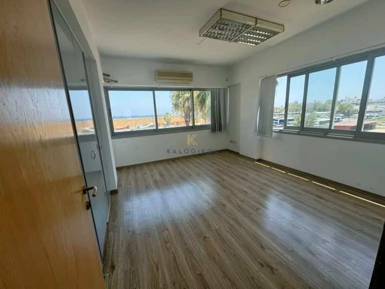 130m² Office for Rent in Larnaca District