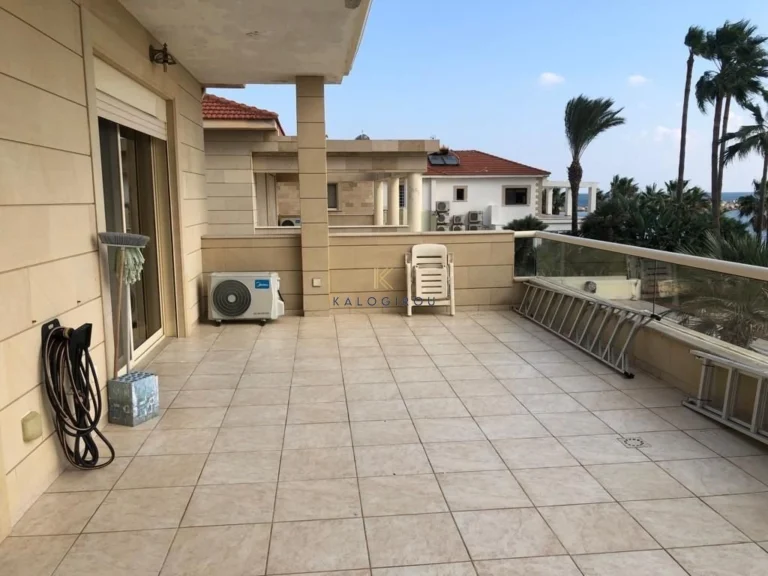 4 Bedroom House for Sale in Pervolia Larnacas