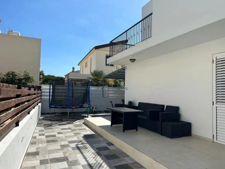 4 Bedroom House for Sale in Oroklini, Larnaca District