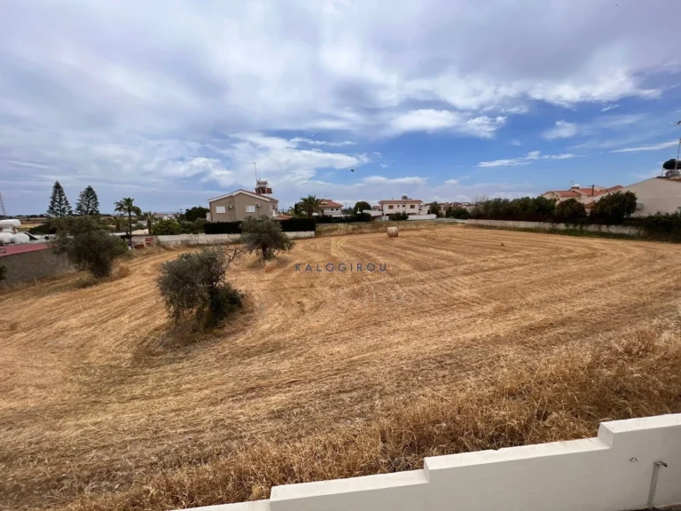 5 Bedroom House for Sale in Mazotos, Larnaca District