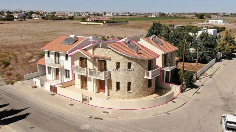 3 Bedroom House for Sale in Pervolia Larnacas