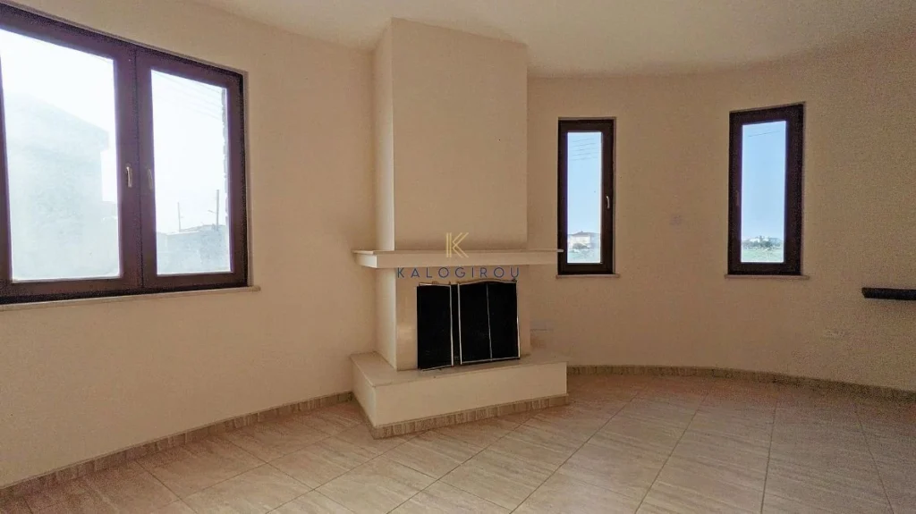 3 Bedroom House for Sale in Pervolia Larnacas