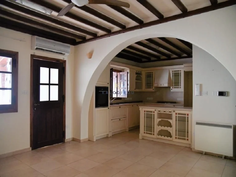5 Bedroom House for Sale in Oroklini, Larnaca District