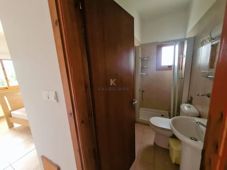 5 Bedroom House for Rent in Oroklini, Larnaca District