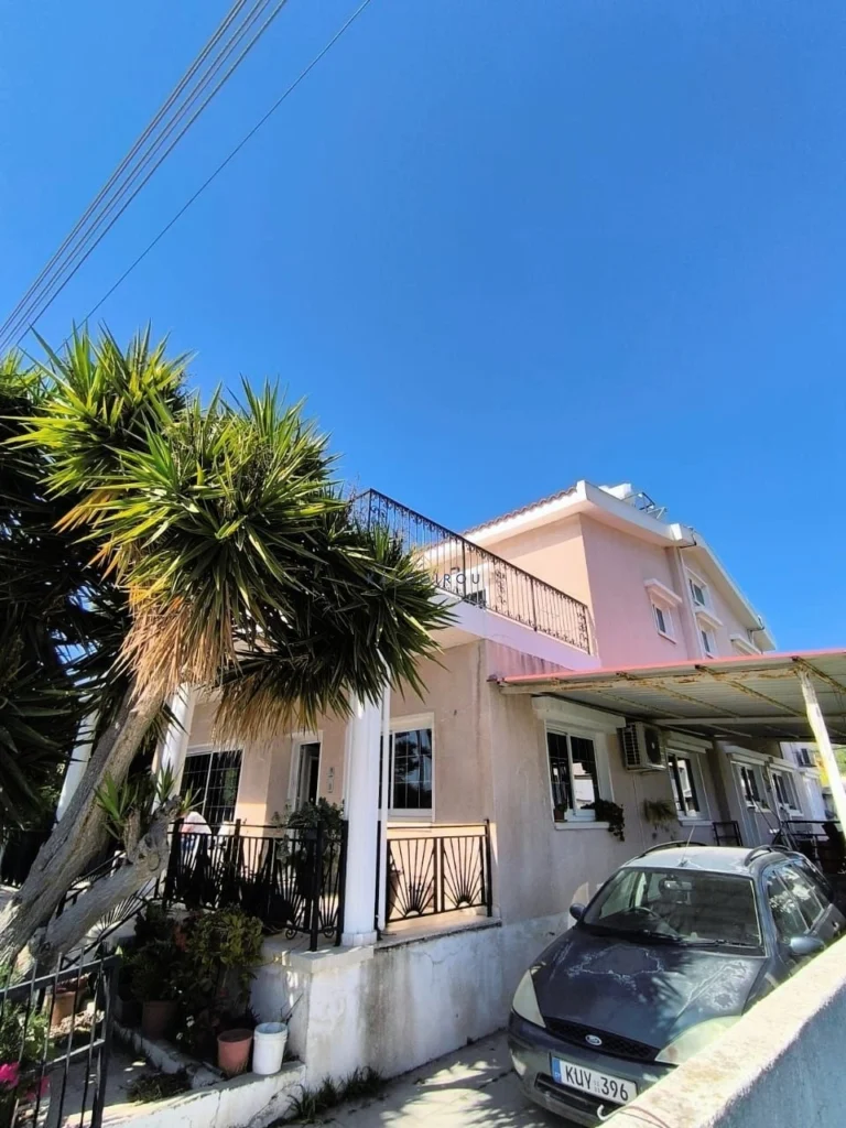 4 Bedroom House for Sale in Livadia Larnakas, Larnaca District