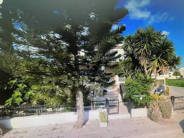 4 Bedroom House for Sale in Livadia Larnakas, Larnaca District