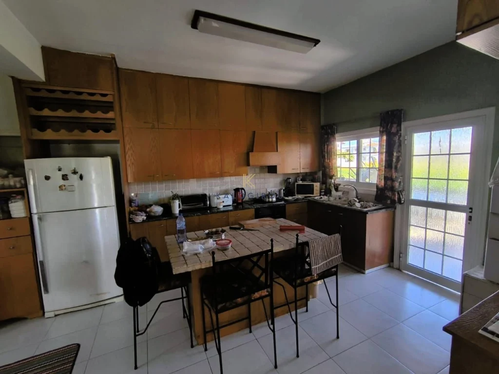 4 Bedroom House for Sale in Livadia Larnakas, Larnaca District