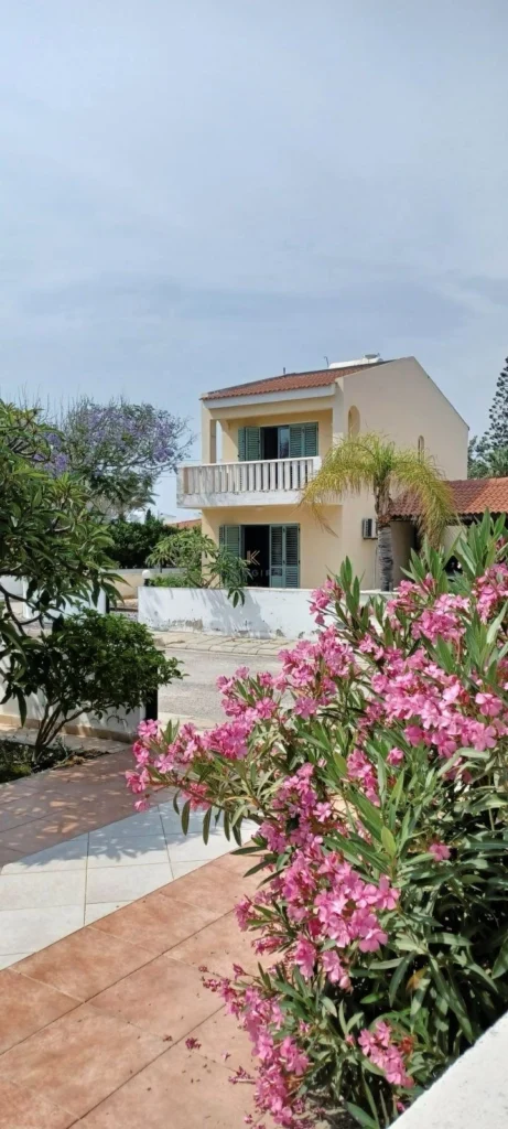 2 Bedroom House for Sale in Pervolia Larnacas