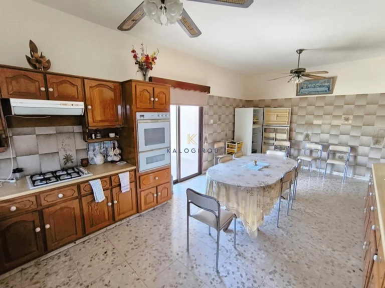 4 Bedroom House for Sale in Mazotos, Larnaca District