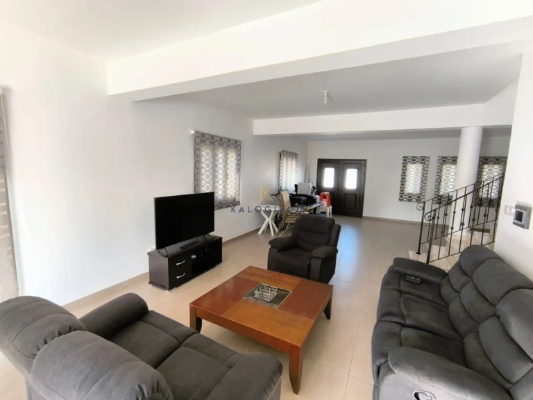 3 Bedroom House for Sale in Oroklini, Larnaca District