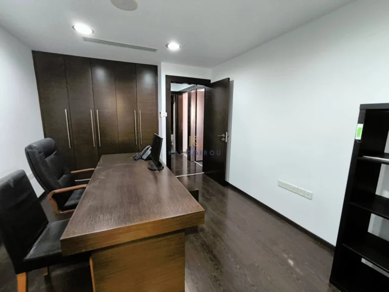 286m² Office for Sale in Larnaca District