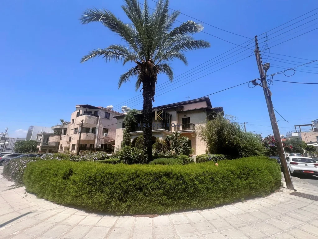 4 Bedroom House for Sale in Faneromeni, Larnaca District