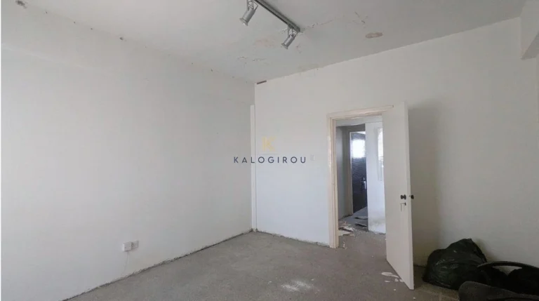 934m² Commercial for Sale in Aradippou, Larnaca District