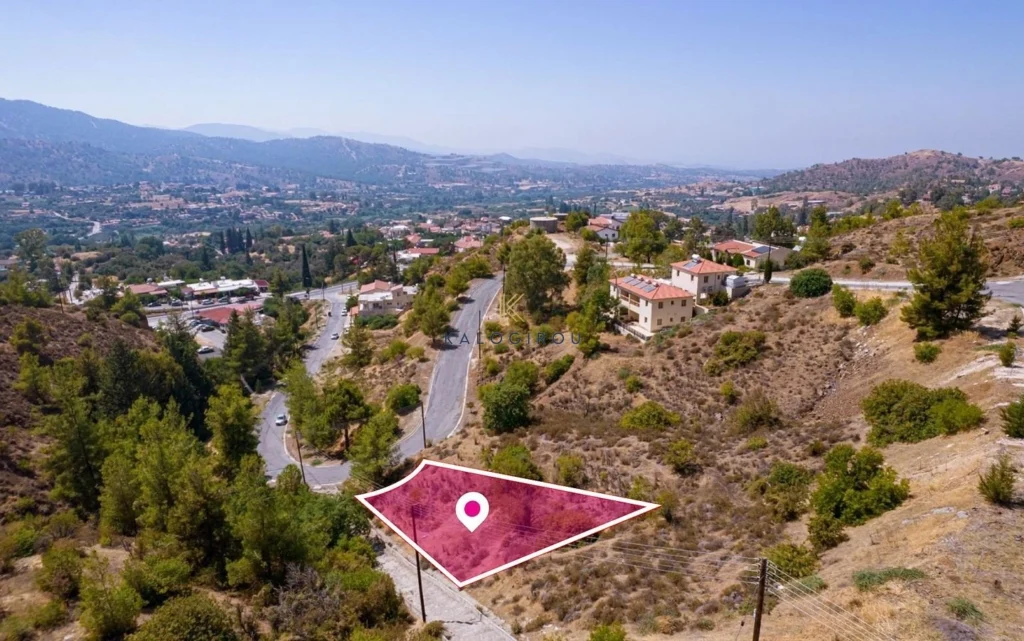 738m² Plot for Sale in Evrychou, Nicosia District