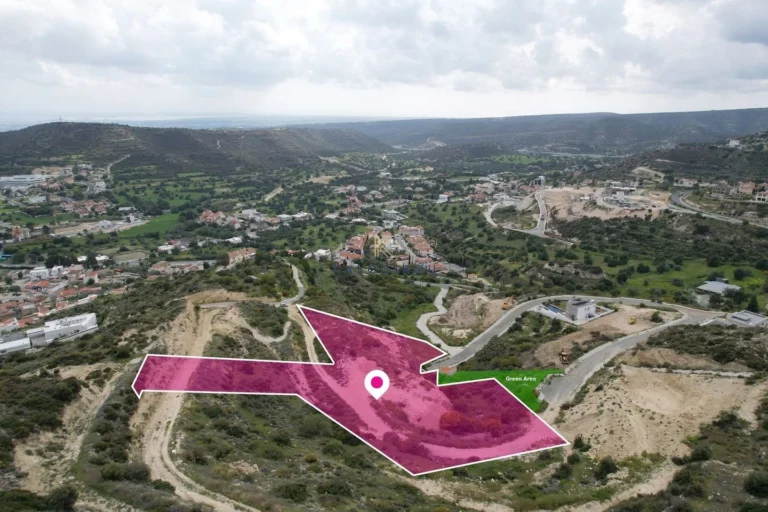 7,860m² Plot for Sale in Palodeia, Limassol District