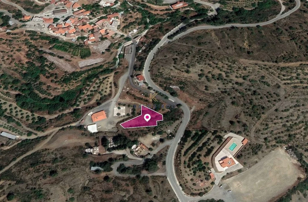 1,143m² Plot for Sale in Agioi Vavatsinias, Larnaca District