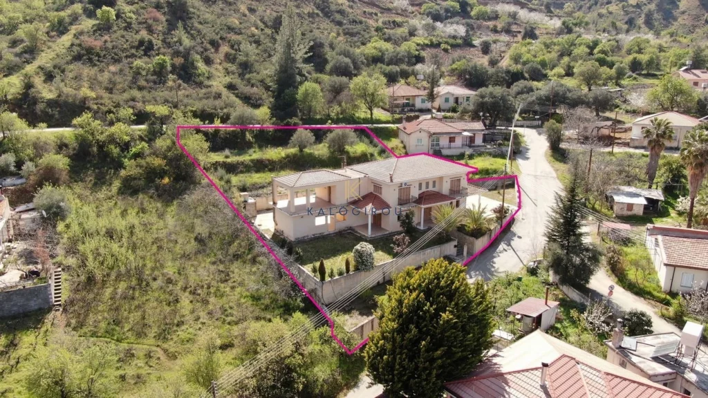 4 Bedroom House for Sale in Kampos, Nicosia District