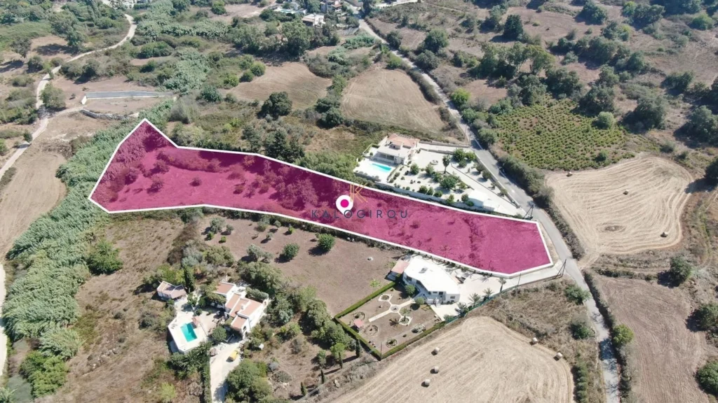 8,362m² Plot for Sale in Drouseia, Paphos District