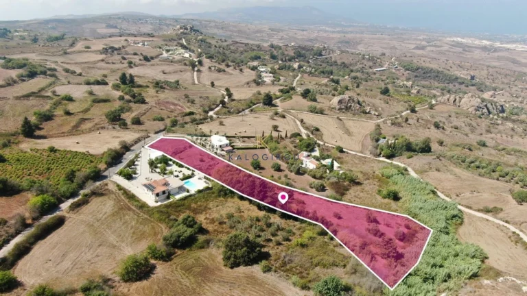 8,362m² Plot for Sale in Drouseia, Paphos District