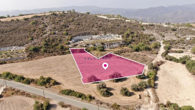 4,348m² Plot for Sale in Vavla, Larnaca District