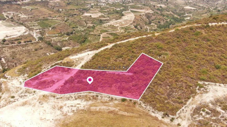 3,011m² Plot for Sale in Vouni, Limassol District