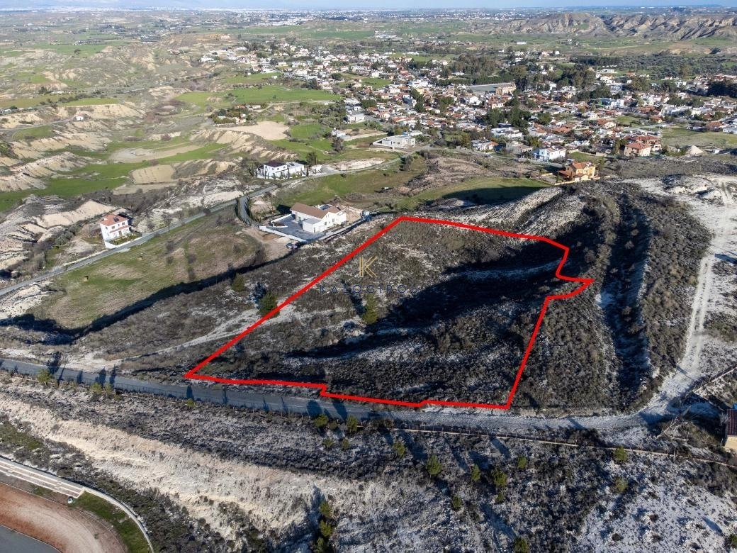 8,450m² Plot for Sale in Arediou, Nicosia District