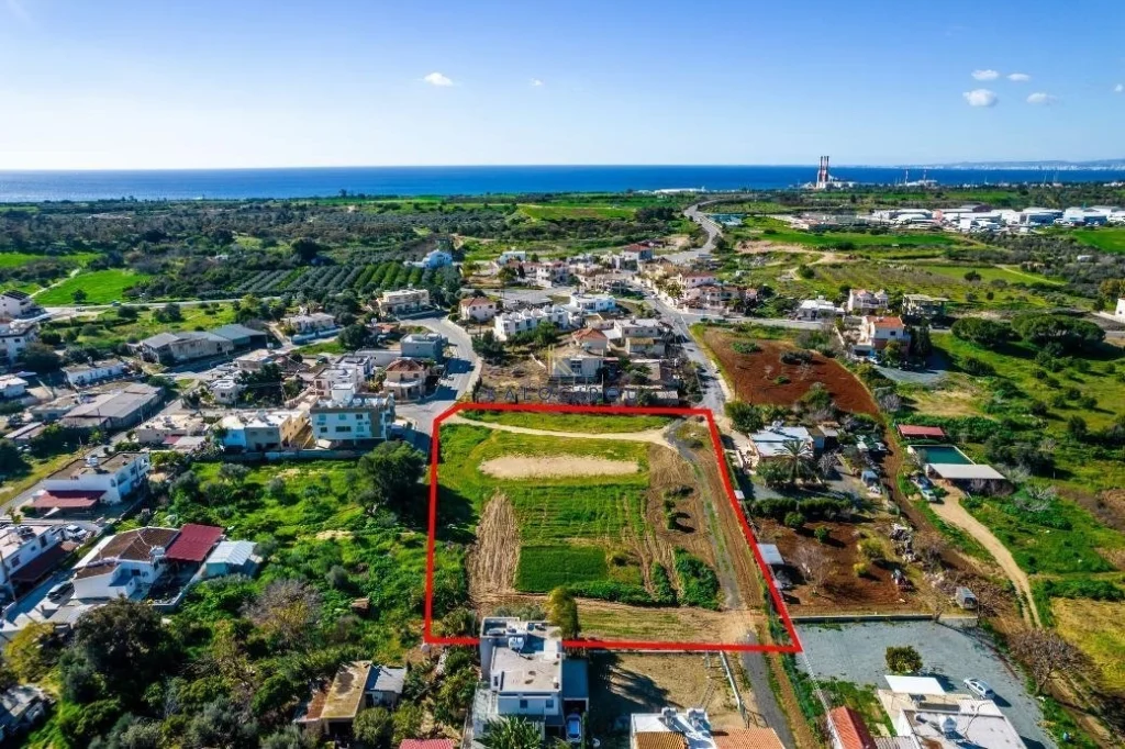 8,302m² Plot for Sale in Ormideia, Larnaca District