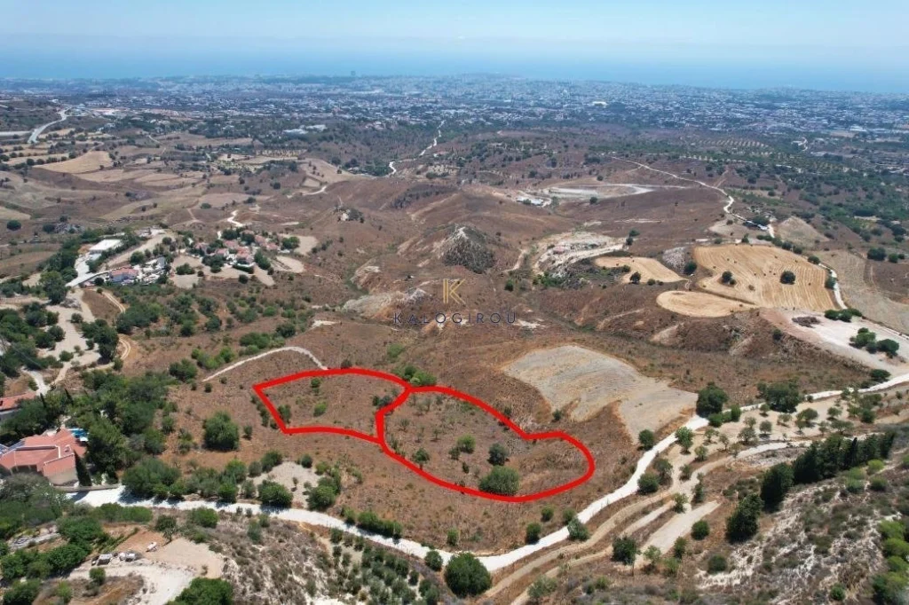 6,820m² Plot for Sale in Armou, Paphos District